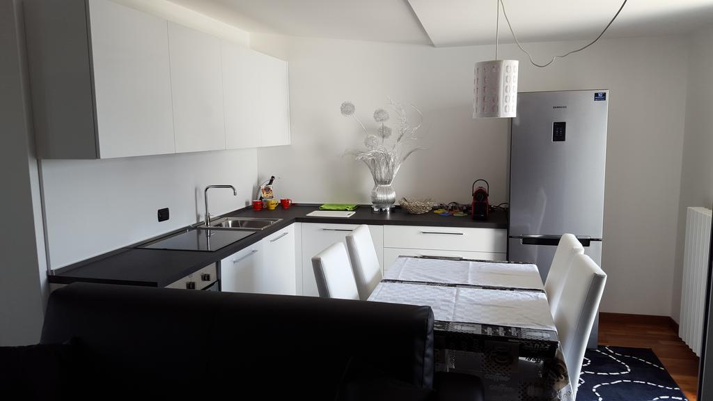 New Luxury Attic Santa Giulia Expo Apartment Milan Ruang foto