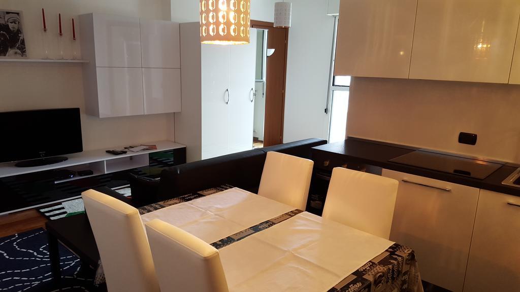 New Luxury Attic Santa Giulia Expo Apartment Milan Ruang foto