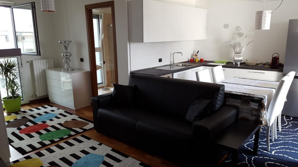 New Luxury Attic Santa Giulia Expo Apartment Milan Ruang foto