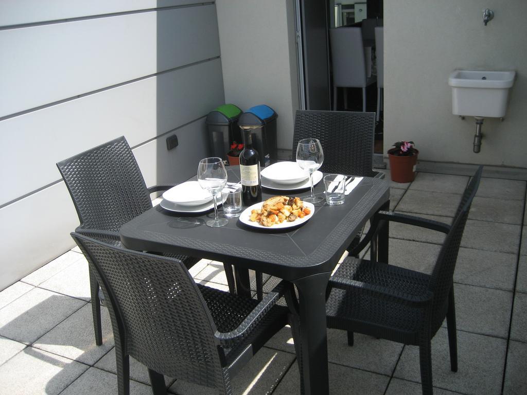New Luxury Attic Santa Giulia Expo Apartment Milan Ruang foto