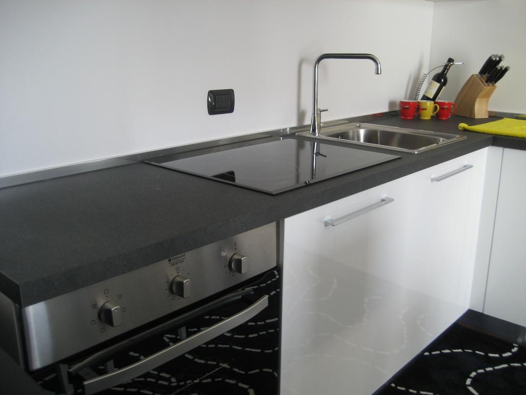 New Luxury Attic Santa Giulia Expo Apartment Milan Ruang foto