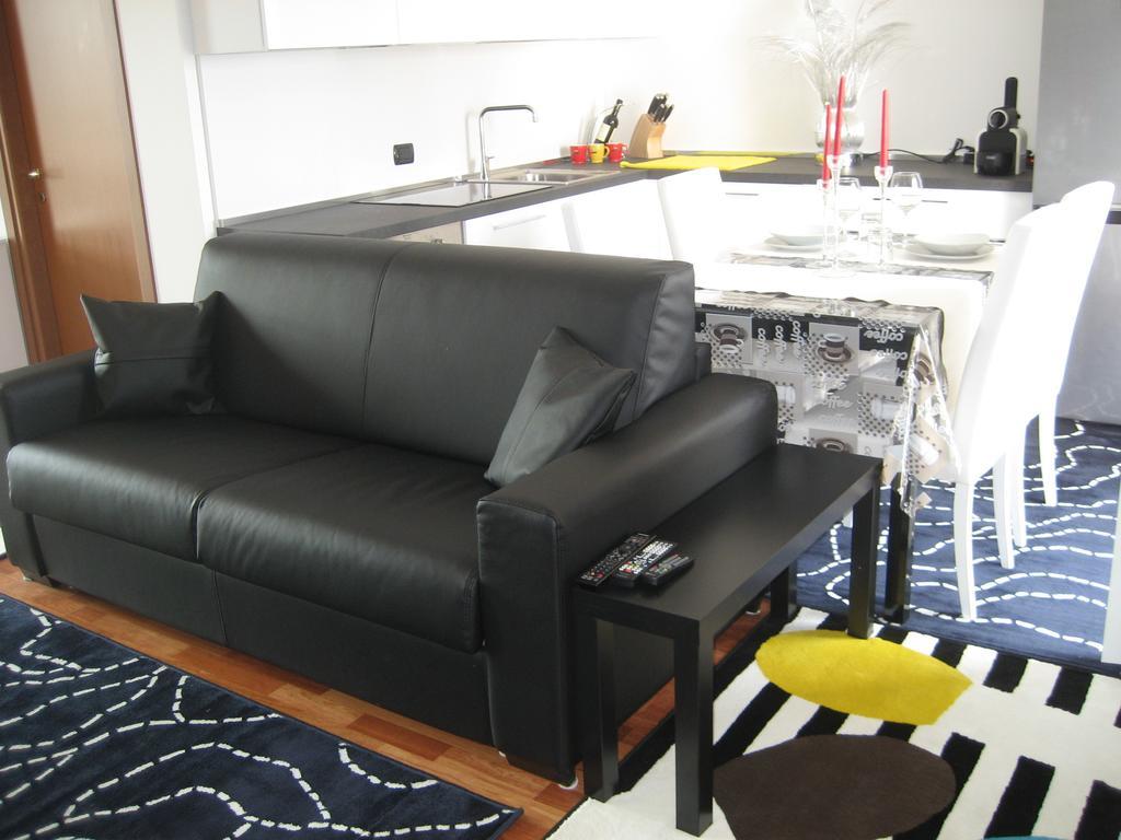 New Luxury Attic Santa Giulia Expo Apartment Milan Ruang foto